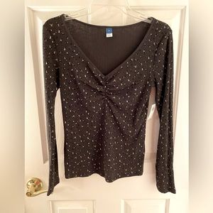 Old Navy women’s top, NWT, fitted around with gather, size M